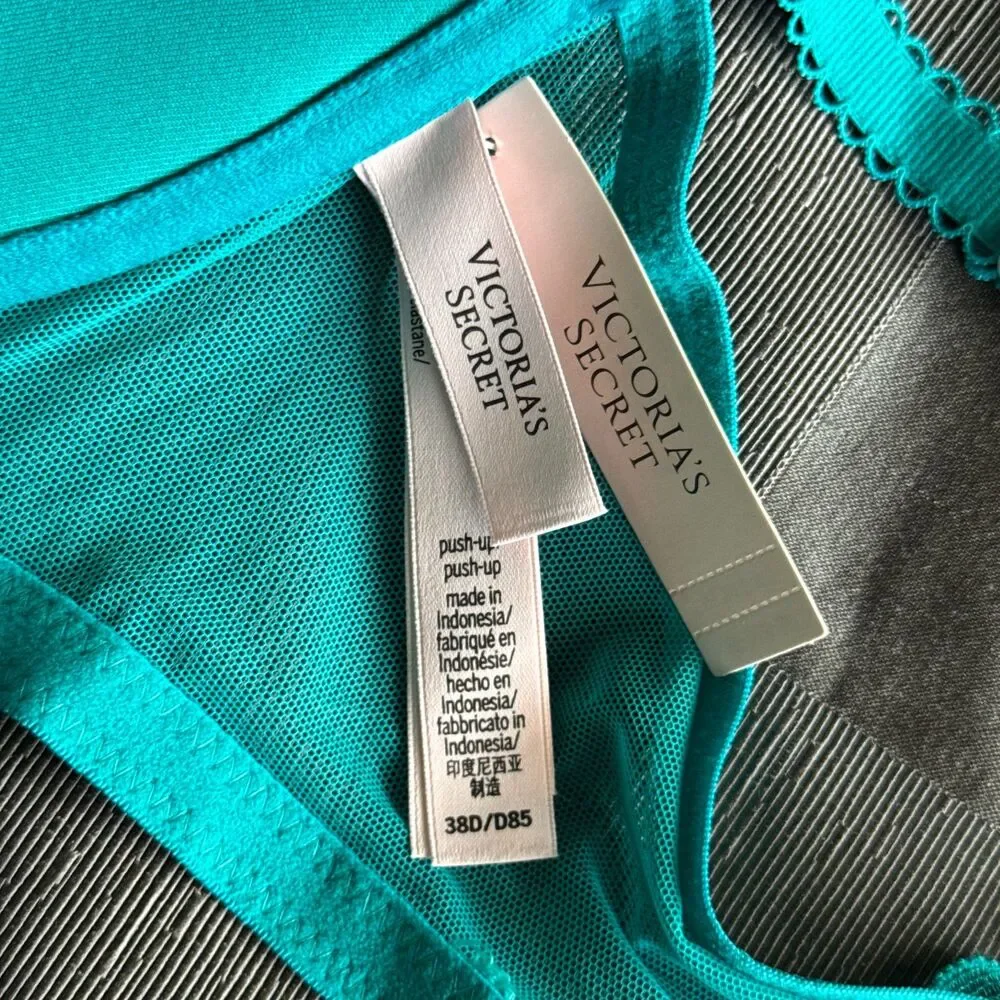 VICTORIA'S SECRET New With Tags Teal Lace Keyhole Racerback Push Up Bra Size 38D